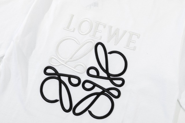 ロエベ LOEWE ブラック ホワイト刺繍 半袖Tシャツ 並行輸入品の通販は